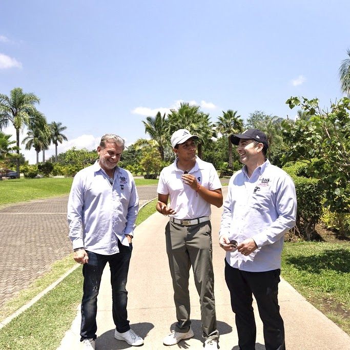 Alejandro Barrios and Sergio Basañez at golf event